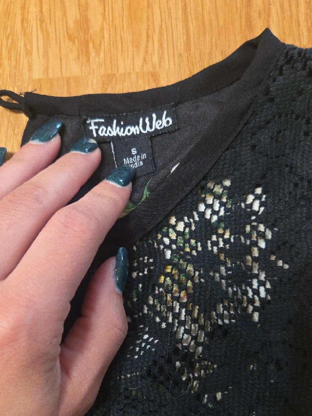 Black Floral Lace Yoke Romper - Picture 2 of 3